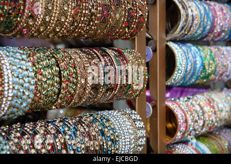 Bangles indiens à vendre Banque D'Images