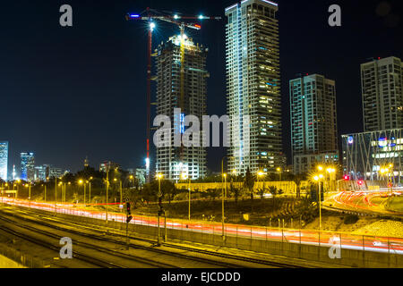 Tel Aviv Skyline at night Banque D'Images