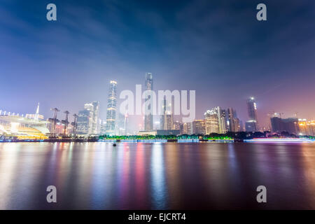 Guangzhou zhujiang new town skyline at night Banque D'Images