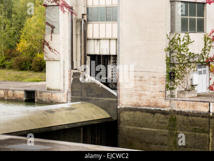 Gate sur la serrure sur Danube Banque D'Images