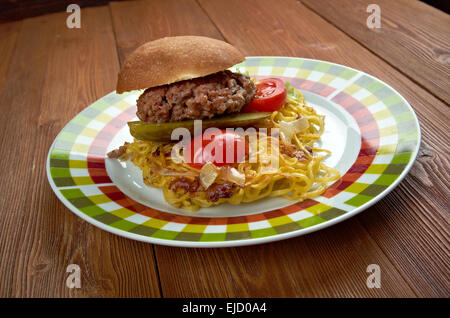 Sandwich chow mein Banque D'Images