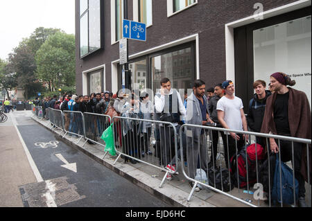 L'Apple iPhone 6 est en vente dans la London Regent Street Apple store. Comprend : Voir Où : London, Royaume-Uni Quand : 19 mai 2014 Banque D'Images