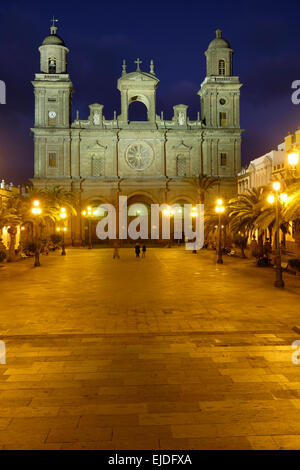 La Cathédrale de Santa Ana dans la nuit, de la Vegueta, Las Palmas, Gran Canaria, Espagne Banque D'Images