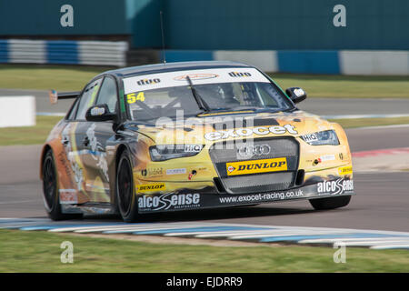 Castle Donnington, UK. 24 mars, 2015. Hunter Abbott dans le Rob Austin Racing Audi A4 en action pendant le 2015 Dunlop MSA British Touring Car Championship media journée à Donington Park le 24 mars 2015 à Castle Donington, en Angleterre. Credit : Gergo Toth/Alamy Live News Banque D'Images