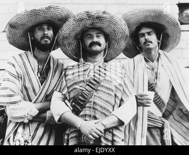 La genèse de la photo promotionnelle du groupe de rock britannique de 1982. De gauche à droite : Mike Rutherford, Phil Collins, Tony Banks. Banque D'Images