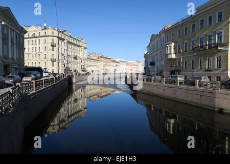 Canal gelé Moyka Reka, près de la place du palais, Saint Petersbourg Russie Banque D'Images