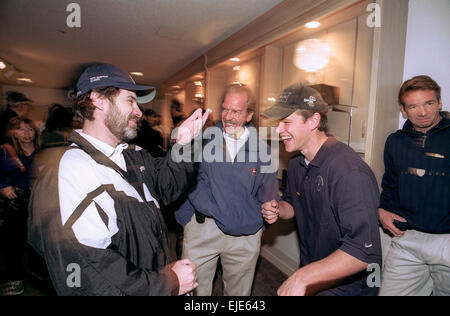 THOUSAND OAKS, CA - 29 février : Dennis Miller & Matt Damon à la Classique de golf de Pete Sampras à Thousand Oaks, Californie le 29 février 2000. Banque D'Images