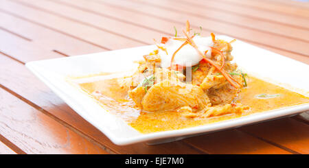 Poulet au Curry Rouge Thai Gourmet Meal Banque D'Images