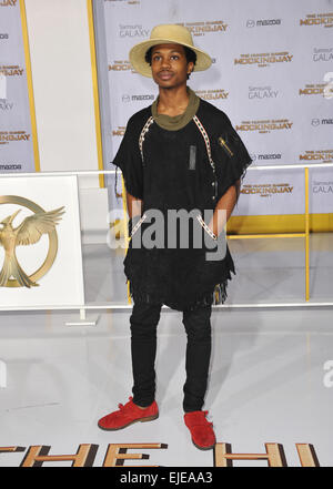 LOS ANGELES, CA - le 17 novembre 2014 : Raury au Los Angeles premiere de 'The Hunger Games : Clarak Part One' lors de la Nokia Theatre la vivre. Banque D'Images