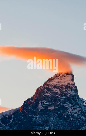 Nuages lenticulaires au coucher du soleil sur le Grand Teton Peak dans le Grand Teton National Park Wyoming Banque D'Images