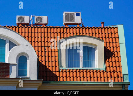 Climatiseurs sur le haut d'un immeuble Banque D'Images