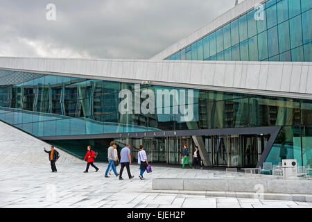 Entrée principale du nouvel Opéra d'Oslo, Oslo, Norvège Banque D'Images