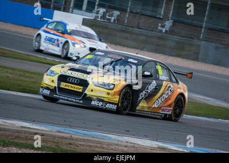 Donington Park, Castle Donnington, UK. 24 mars, 2015. Rob Austin dans l'Exocet AlcoSense Audi A4 en action pendant le 2015 Dunlop MSA British Touring Car Championship media journée à Donington Park le 24 mars 2015 à Castle Donington, en Angleterre. (Photo de Gergo Toth/Alamy Live News) Banque D'Images