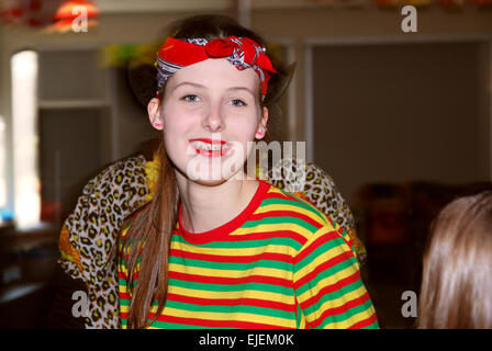 Lycéenne s'amuser au carnaval, Pays-Bas Banque D'Images