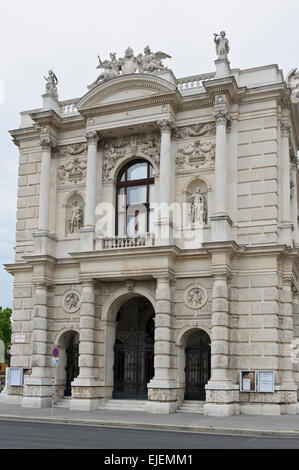 L'extérieur de l'édifice Burgtheater de Vienne, en Autriche. Banque D'Images