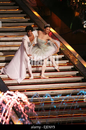 La Russie, Moscou 21 NOVEMBRE 2006 : Maria Aleksandrova et Nikolaï Tsiskaridze dans grand cirque de Moscou dans la région de spectacle 'Nouvelle Année'. 27 novem Banque D'Images