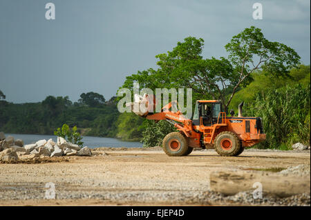 L'industrie à la banque du fleuve Corantijn, Apura, Suriname Banque D'Images