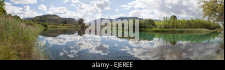 Marsh paysage spectaculaire de barrages et les forêts de La Alcarria, Guadalajara, Espagne Banque D'Images