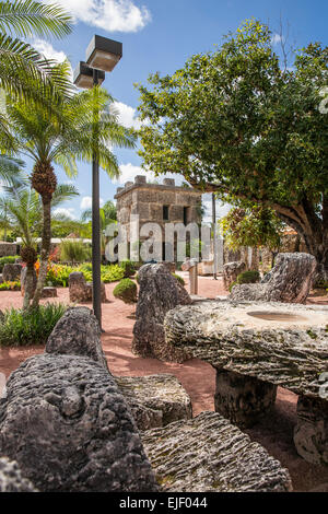 Coral Castle Rock ou Gate Park à Homestead, Floride. Une seule main construit par Edward Leedskalnin au cours des 30 dernières années. Banque D'Images