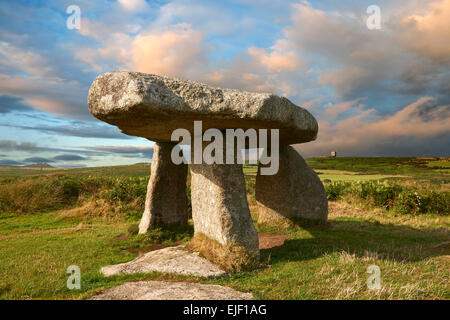 Lanyon Quoit sépulture néolithique mégalithique dolmen vers 4000 avant J.-C., Morvah ,Penwith péninsulaire, Cornwall, Angleterre Banque D'Images