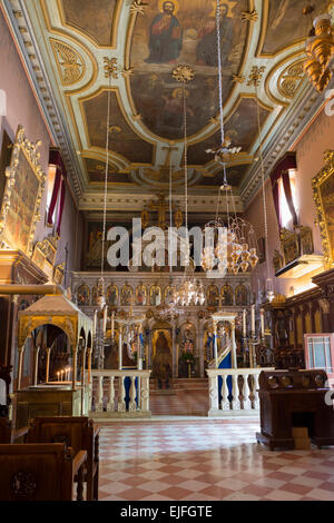 Eglise Orthodoxe Grecque ornée avec des icônes religieuses au monastère de Paleokastritsa, 13e siècle, à Corfou , Grèce Banque D'Images