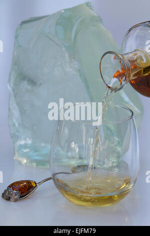 Verre de whisky et la carafe Banque D'Images