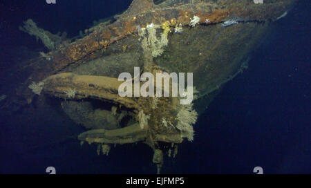 Un cadeau photo fournie par Paul G. Allen le 2 mars 2015, le cuirassé japonais Musashi était situé par Paul G. Allen et son équipe de recherche. Ce sont les premières images de l'épave capturés par l'Octo de ROV M/Y Octopus. Le Musashi porte deux ancres de 15 tonnes. L'ancre tribord reste en place. © Paul G. Allen/Document/AFLO/Alamy Live News Banque D'Images