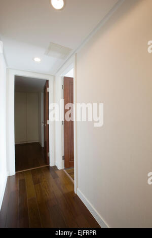 Entrée de maison élégant blanc Banque D'Images