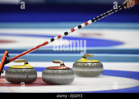 Vue générale, le 22 mars 2015 - Curliing : monde de curling féminin 2015 dernier match entre la Suisse et le Canada à Tsukisamu Gymnasium à Sapporo, Hokkaido, Japon. (Photo de (photo de Hitoshi Mochizuki/AFLO) Banque D'Images