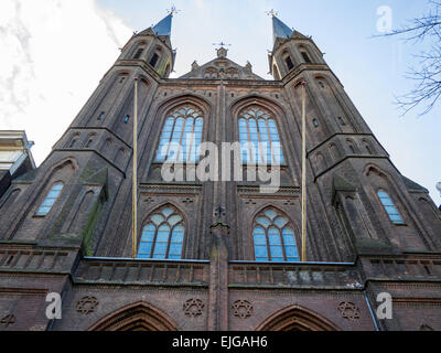 De Krijtberg église Catholique (1883) sur le canal Singel, Amsterdam, Pays-Bas. Banque D'Images