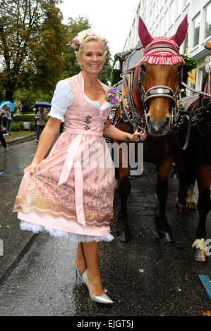 Lancement officiel de l'Oktoberfest 2014 (Wiesn) comprend : Claudia Effenberg Où : Munich, Allemagne Quand : 20 mai 2014 Banque D'Images