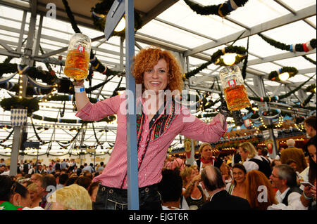 Lancement officiel de l'Oktoberfest 2014 (Wiesn) comprend : Lucy Diakovska Où : Munich, Allemagne Quand : 20 mai 2014 Banque D'Images