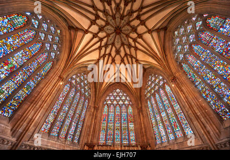 Intérieur de la cathédrale de Wells la cité médiévale construite au début du style gothique anglais en 1175, Wells, Somerset, Angleterre Banque D'Images