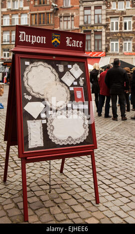 Lace shop street afficher, Anvers, Belgique Banque D'Images