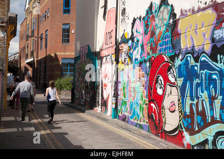 Street Art Graffiti près de Brick Lane, Shoreditch, London, England, UK Banque D'Images