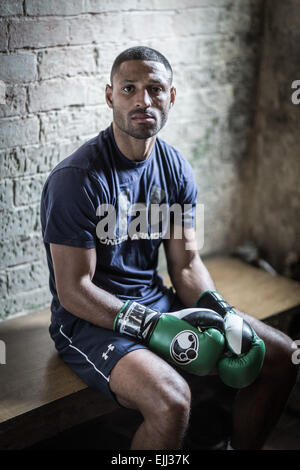 Sheffield, Royaume-Uni. Mar 20, 2015. Champion du Monde Champion IBF Kell Brook se prépare à défendre son titre le Sam 28/Mars contre Jo Jo Dan à Sheffield. Représentée dans la salle de sport Wincobank à Sheffield . Crédit : Steve Morgan/Alamy Live News Banque D'Images