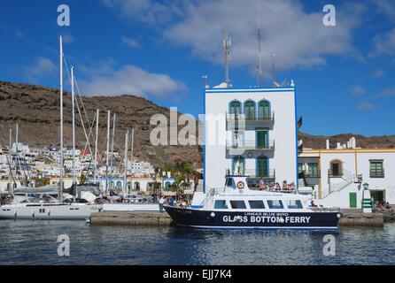 Bateau à fond de verre dans le port, Puerto Morgan, Gran Canaria, îles Canaries, Espagne Banque D'Images