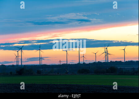 Éoliennes, Gniewino,Comté Gdynia, Pologne Banque D'Images