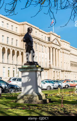 Statue de l'explorateur polaire britannique Edward Adrian Wilson dans le bureau Municipal Jardins, Promenade, Cheltenham, UK Banque D'Images