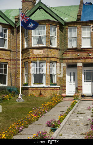 L'Atlantique Sud, Falklands, Port Stanley, Ross Road, Falklands flag flying du Jubilee Terrasse Banque D'Images