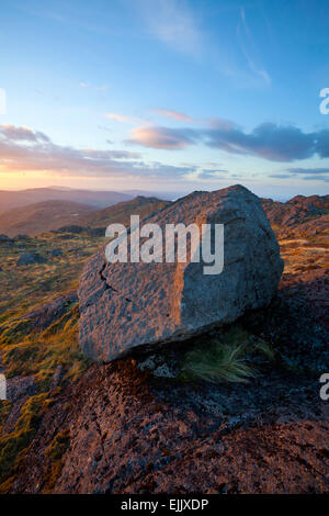 Coucher du soleil d'automne sur Slieve Foye, Carlingford, comté de Louth, en Irlande. Banque D'Images