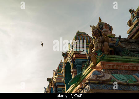 Sculptures sur temple Hindou Banque D'Images