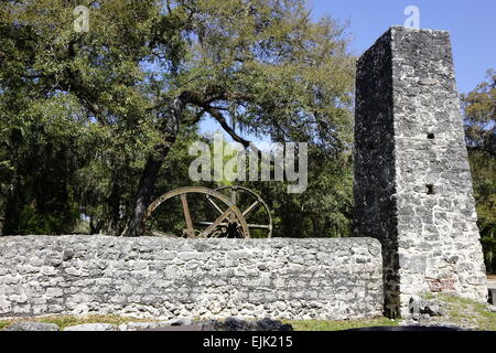 Yulee Sugar Mill Ruins Historic State Park. Mur de calcaire et la cheminée Banque D'Images