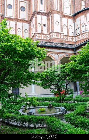 Cloître de Santa Maria delle Grazie Milan Italie Banque D'Images