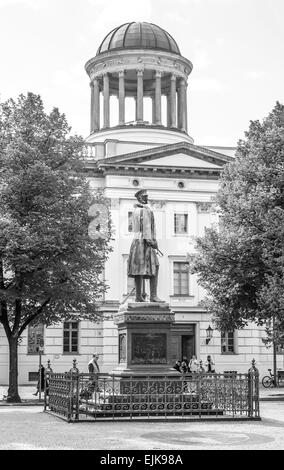 Le Musée Berggruen historique extérieur sur Schloss Strasse à Berlin, l'Allemagne abrite une collection d'art contemporain. B&W Banque D'Images