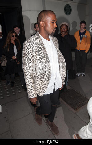 Kim Kardashian et Kanye West quitter Hakkasan restaurant dans le centre de Londres. En vedette : Kanye West Où : London, Royaume-Uni Quand : 23 mai 2014 Banque D'Images