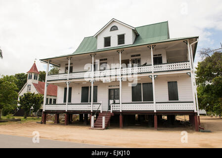 Rénové maison de bois, Totness, Coronie district, Suriname Banque D'Images