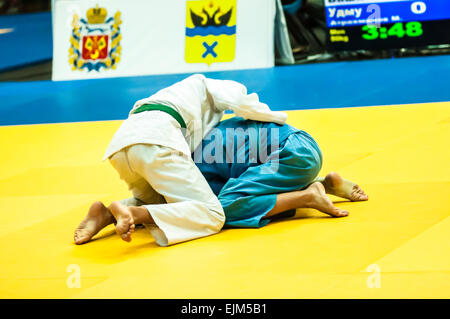 Orenbourg, région d'Orenbourg, Russie - 29 octobre 2014 : les garçons en compétition dans le Tournoi de Judo panrusse en mémoire de Viktor Tchernomyrdine Banque D'Images