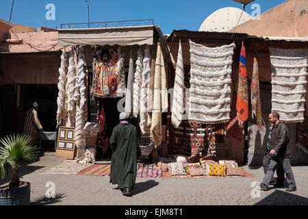 Tapis marocain et de tapis dans la médina de Marrakech, Maroc, Afrique du Nord. Banque D'Images