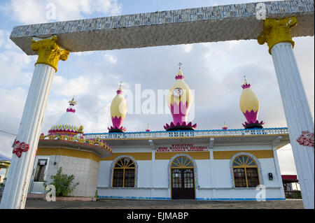 Temple Hindou ou Mandir au Zeedijk près de Nieuw-Nickerie, Suriname Banque D'Images